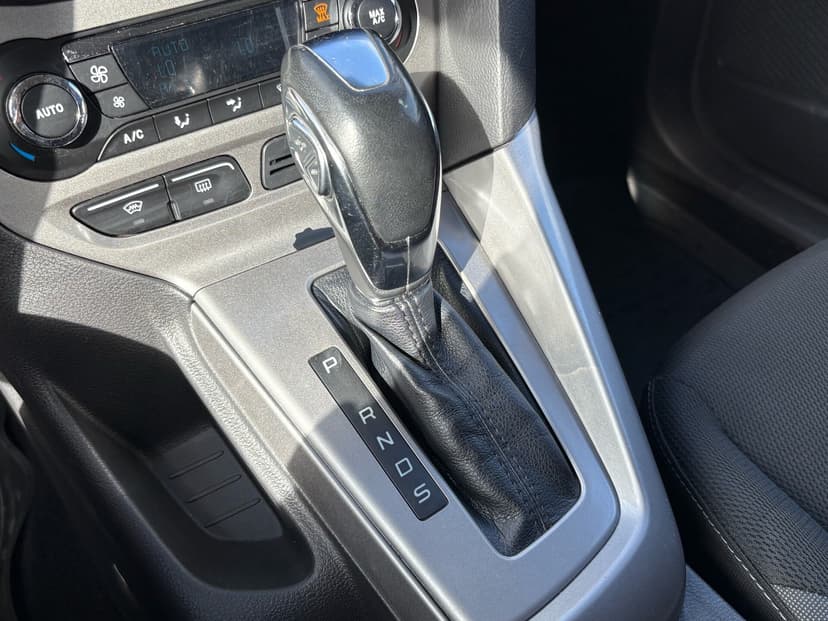 ford-focus-2013-111-18