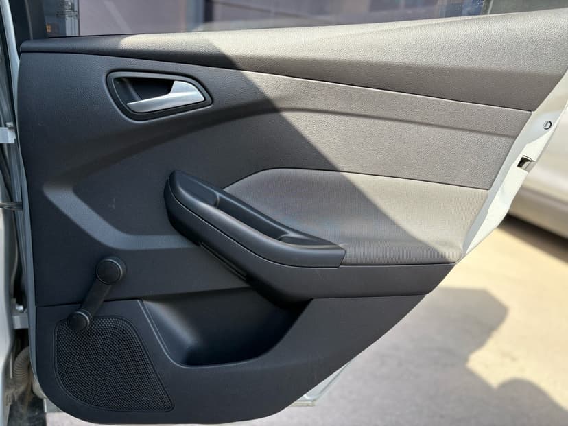 ford-focus-2013-111-29