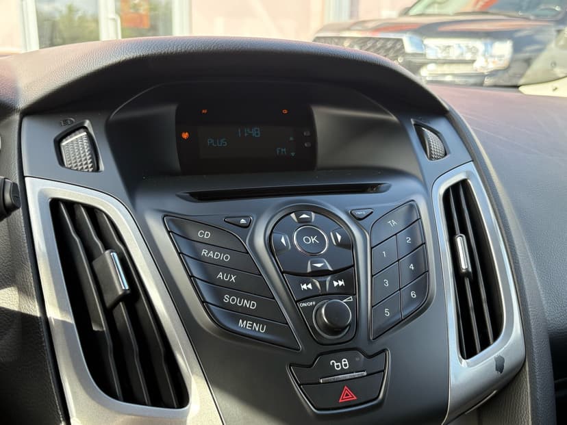 ford-focus-2013-111-16