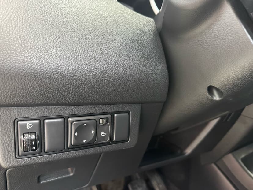 nissan-tiida-2011-122-14