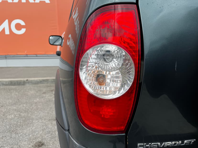 chevrolet-niva-2011-85-9