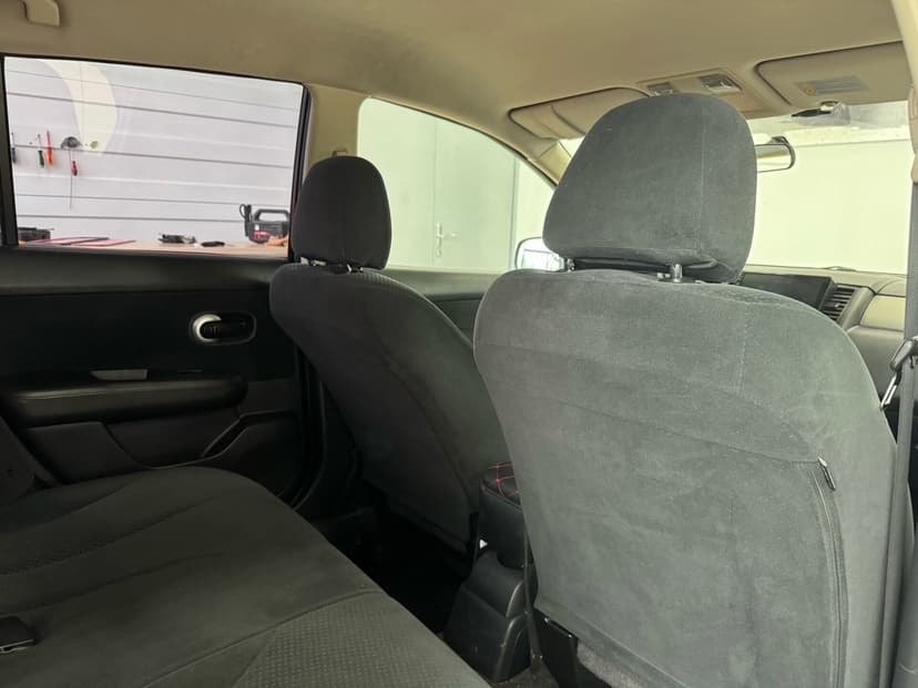 nissan-tiida-2011-122-21