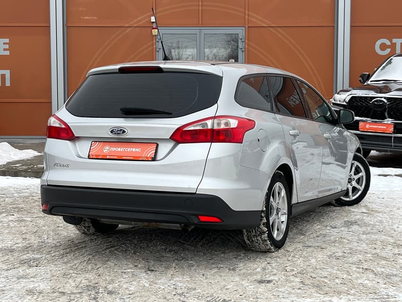 ford-focus-2013-111-4