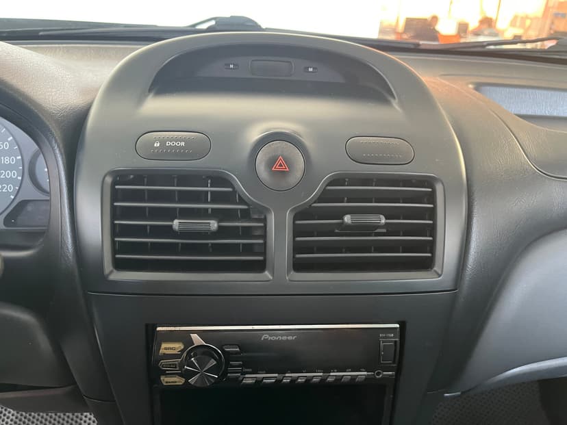 nissan-almera classic-2006-257-14