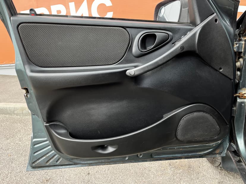 chevrolet-niva-2011-85-15