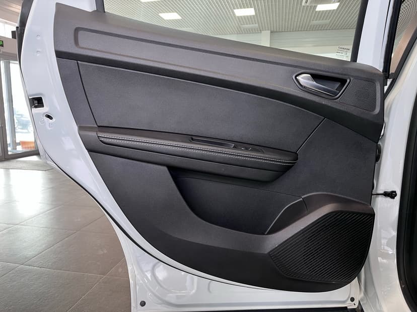 renault-arkana-2022-13-19