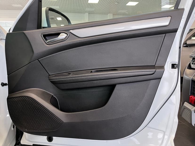 renault-arkana-2022-13-23