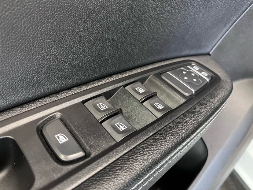 renault-arkana-2022-13-17