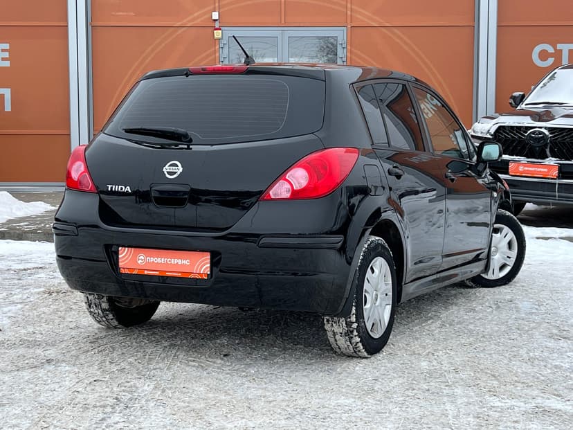 nissan-tiida-2011-122-4