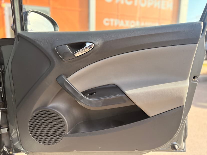 seat-ibiza-2012-367-16