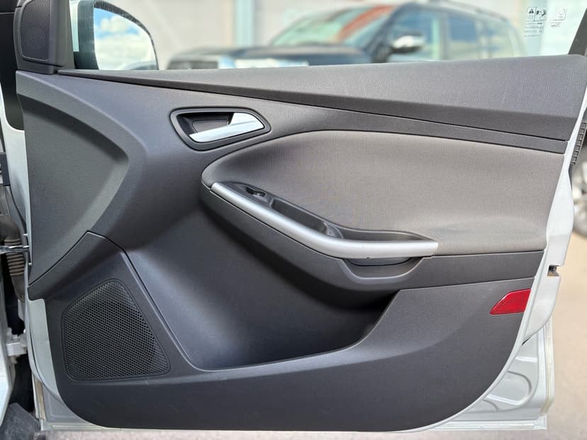 ford-focus-2013-111-27