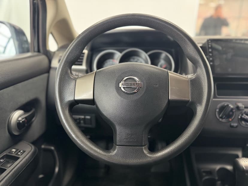 nissan-tiida-2011-122-13