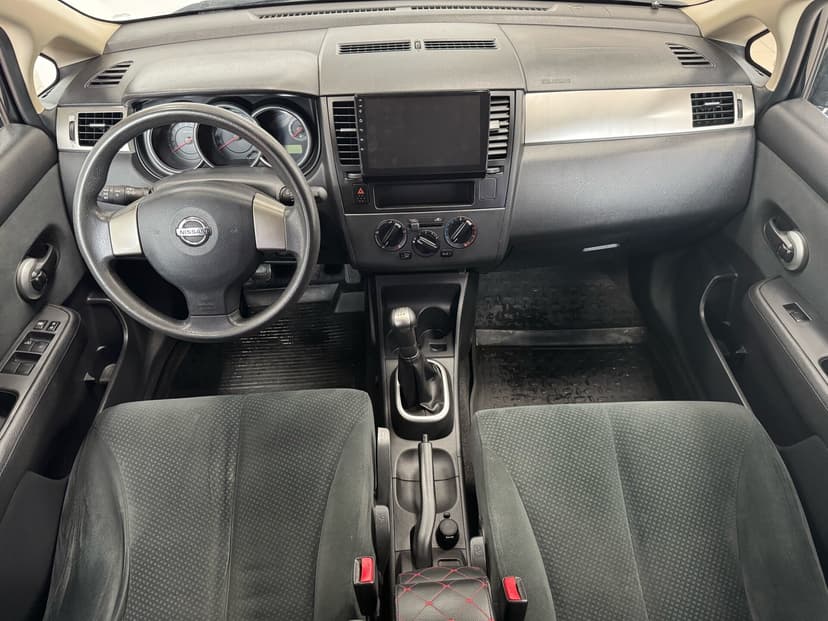 nissan-tiida-2011-122-12