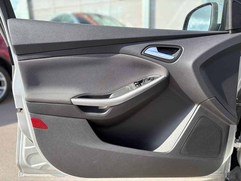 ford-focus-2013-111-26