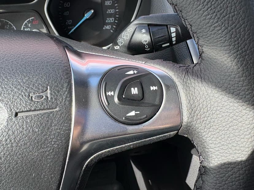 ford-focus-2013-111-14