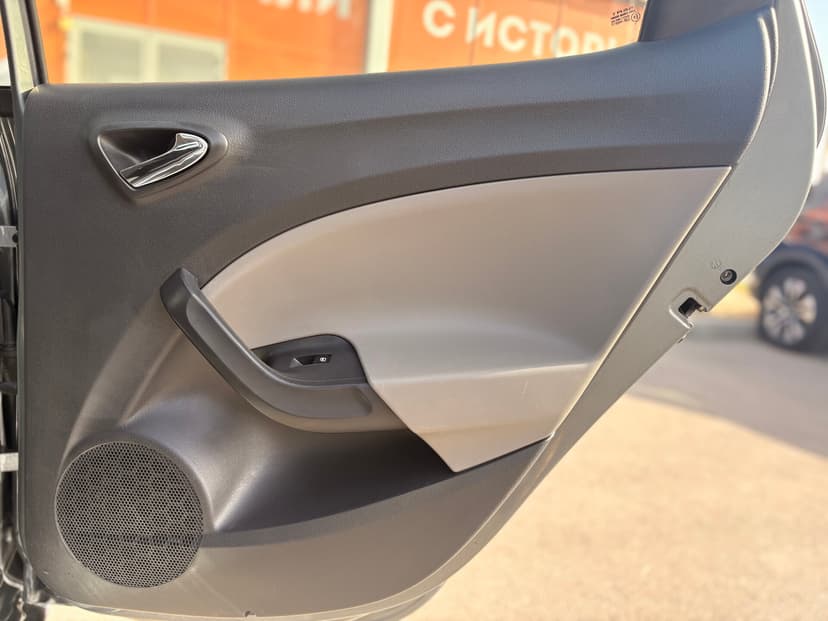 seat-ibiza-2012-367-20