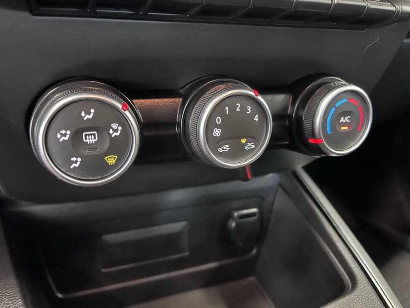 renault-arkana-2022-13-14