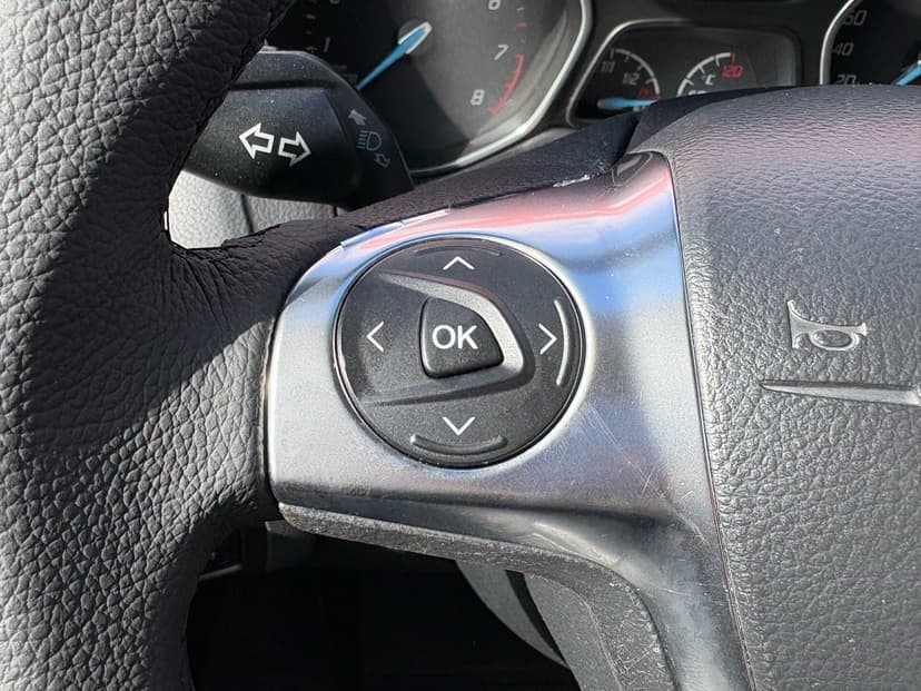 ford-focus-2013-111-13