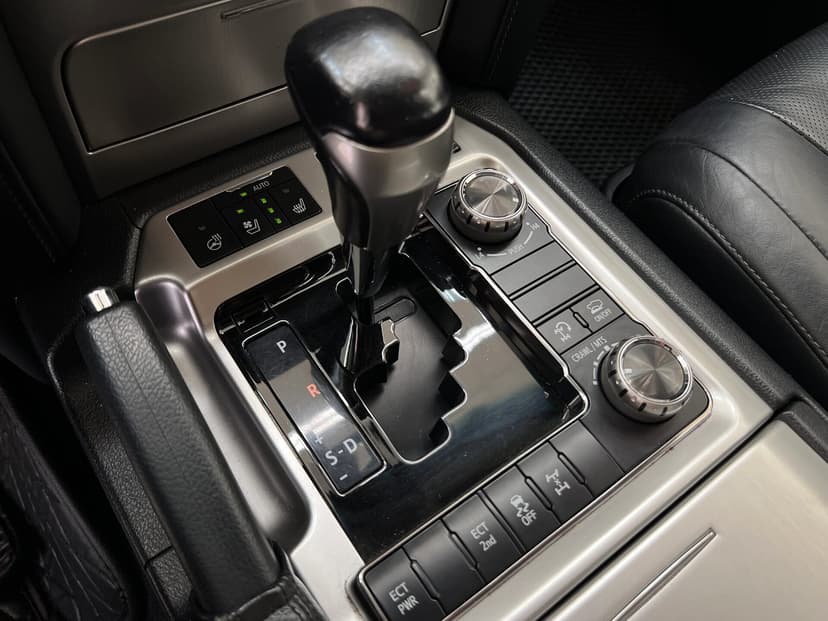 toyota-land cruiser-2015-6-20