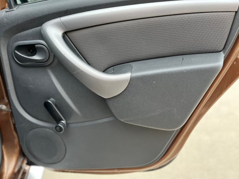 renault-duster-2012-172-27