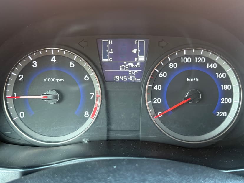 hyundai-solaris-2014-202-14